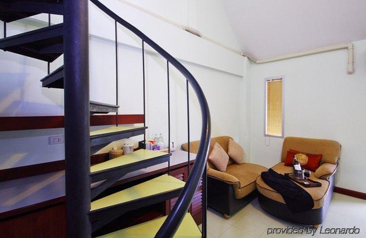 Floral Shire Suvarnabhumi Airport Hotel 3*