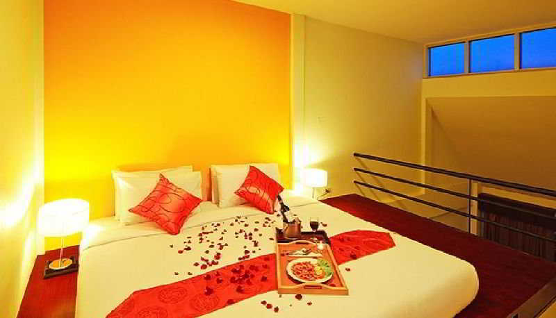 Floral Shire Suvarnabhumi Airport Hotel