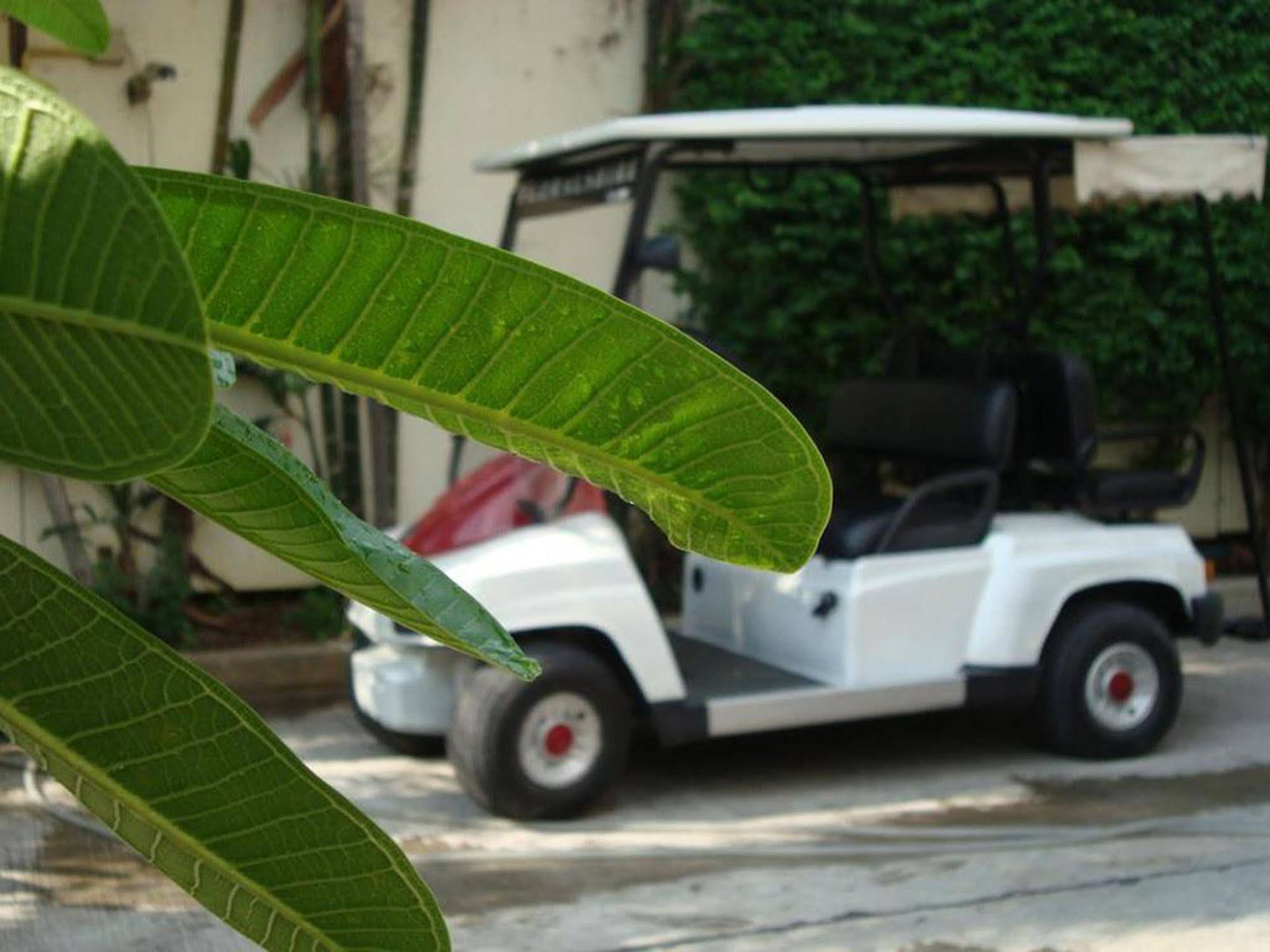 Hotel Floral Shire Suvarnabhumi Airport