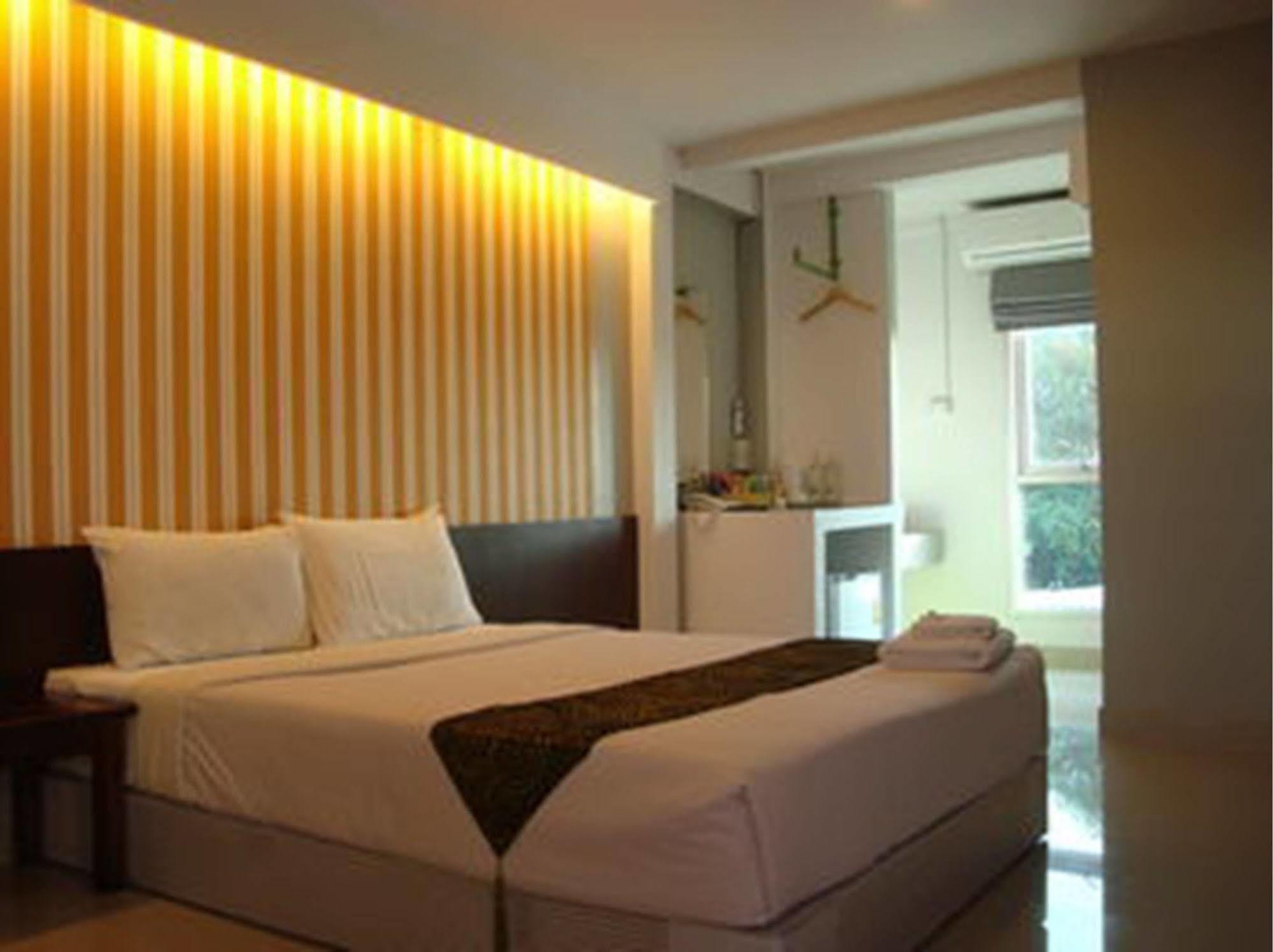 Floral Shire Suvarnabhumi Airport 3*